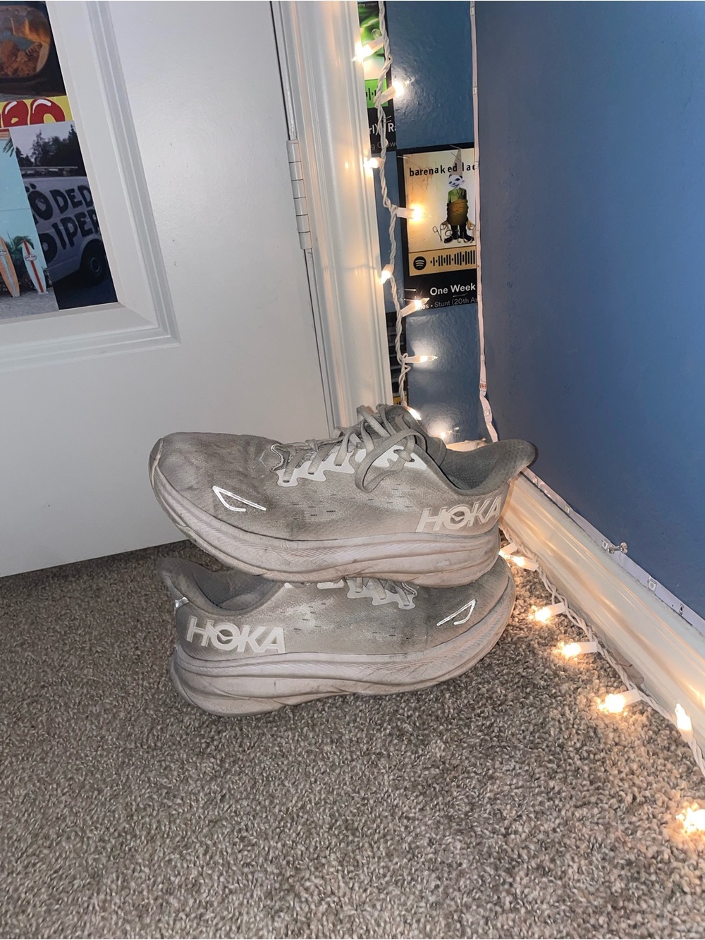 Woman’s Athletic Running Shoes - Picture 2 of 4